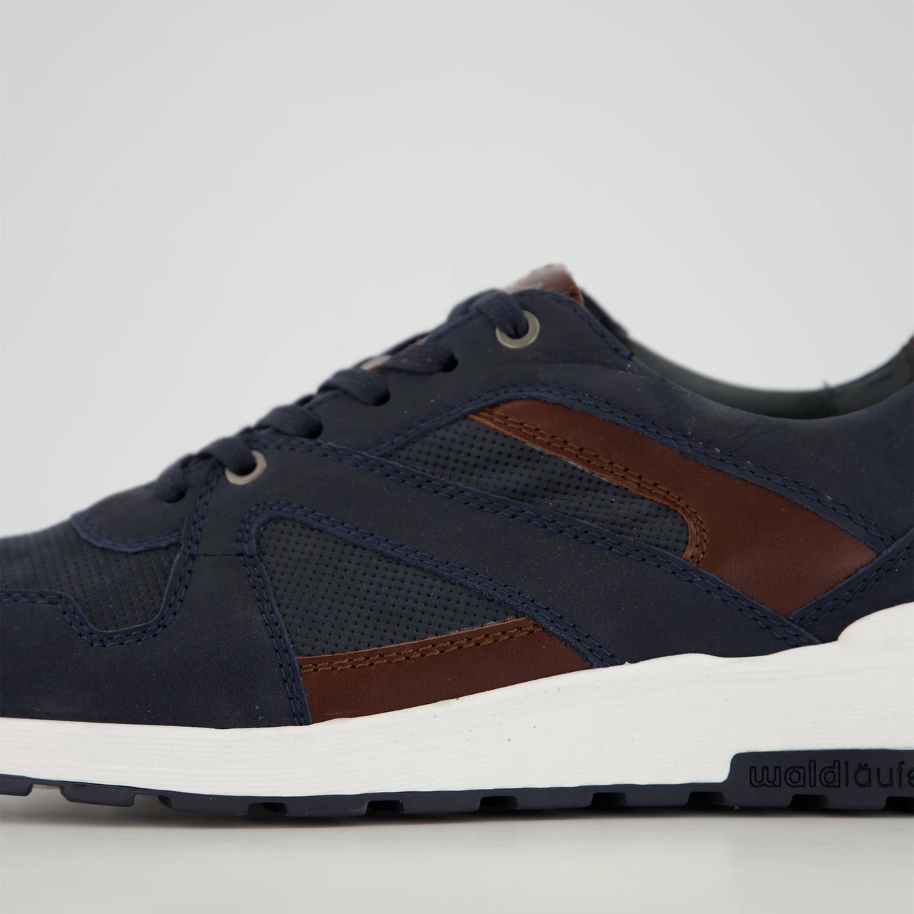 WALDLÄUFER Waldläufer Etienne – Bild 8