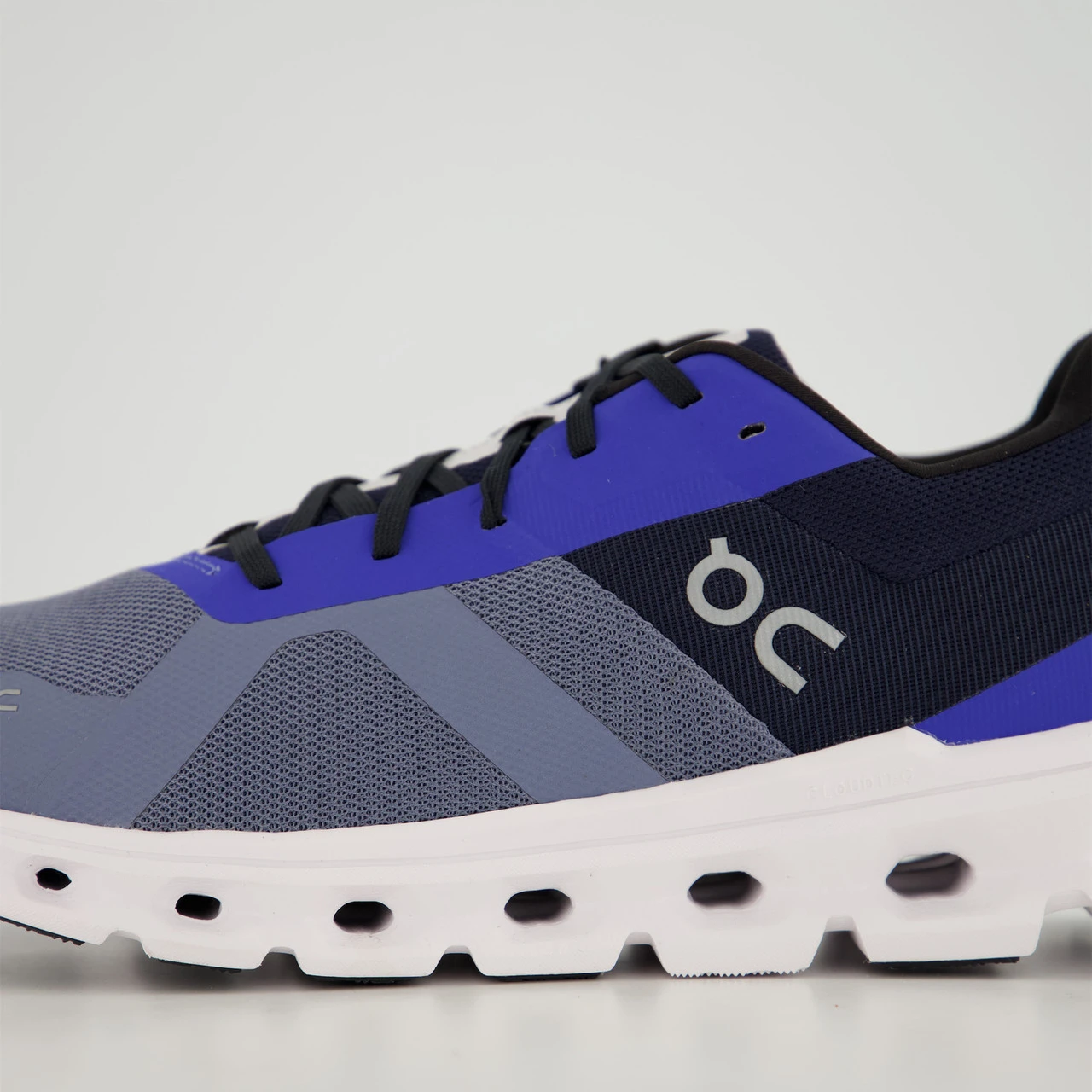 ON CLOUDRUNNER – Bild 4